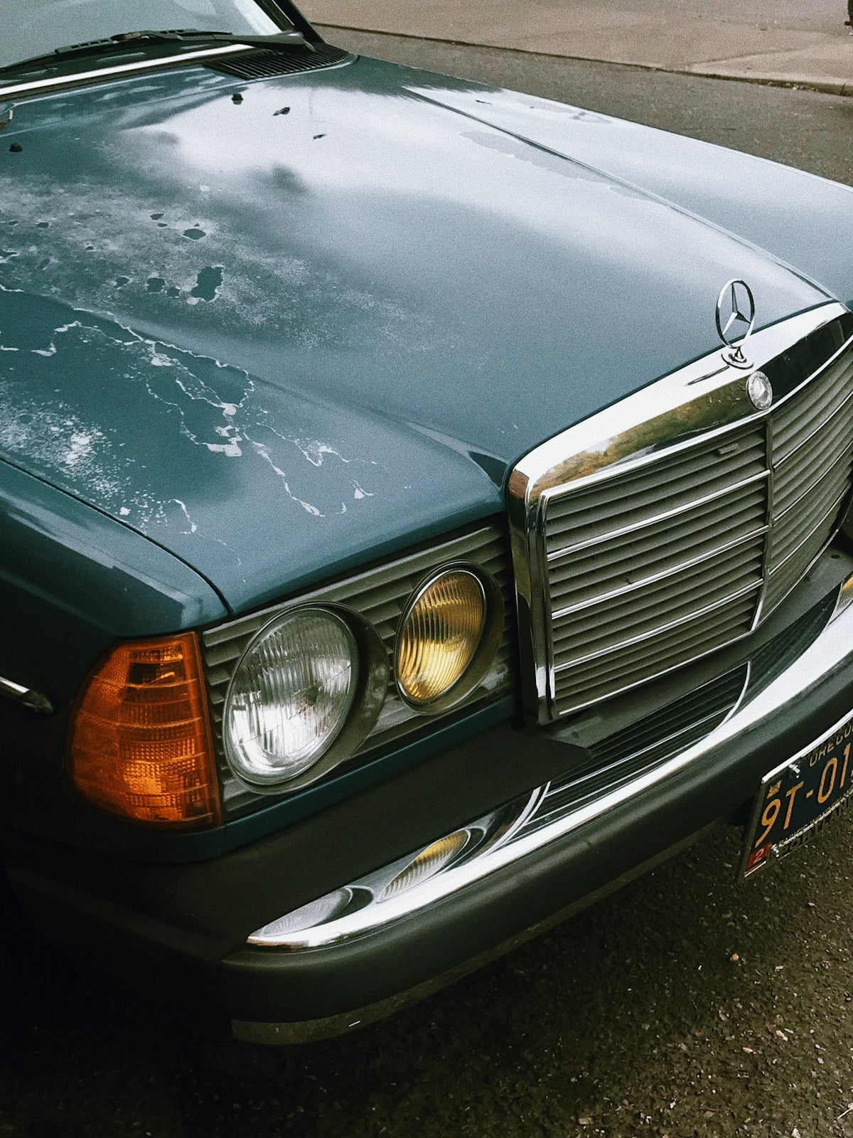 close-up photo of Mercedes-Benz W-series vehicle